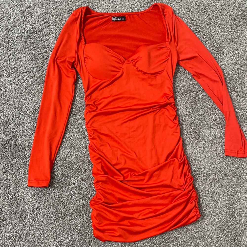 Women’s Solid Sweetheart Neck Ruched Mini Dress